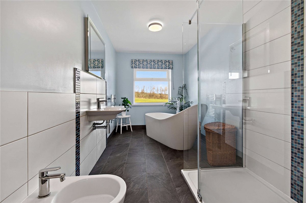 4 bedroom house, Merrybank Lane, Huby LS17 - Available