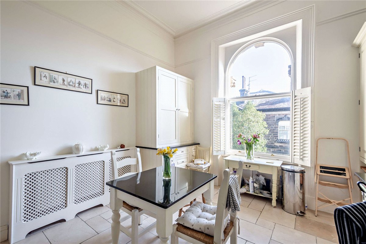 2 bedroom flat, Otley Road, Harrogate HG2 - Available