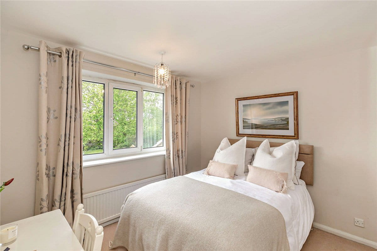 4 bedroom house, Manor Garth, Ledsham LS25 - Available