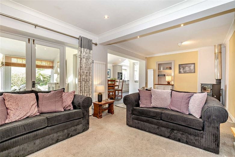 4 bedroom house, Manor Garth, Ledsham LS25 - Available