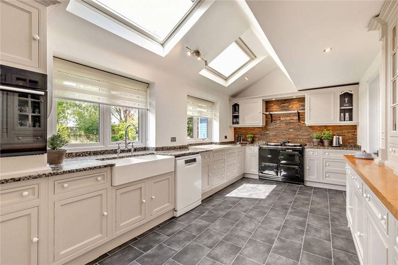 4 bedroom house, Manor Garth, Ledsham LS25 - Available