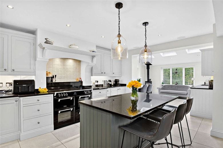 5 bedroom house, Maple Gardens, Bardsey LS17 - Available