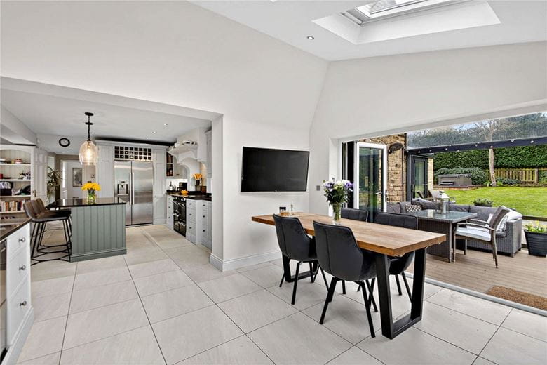 5 bedroom house, Maple Gardens, Bardsey LS17 - Available