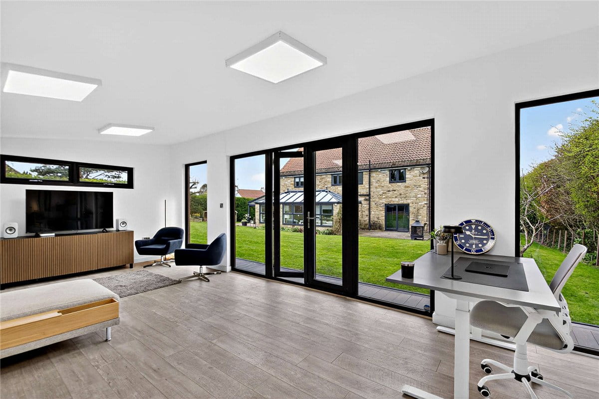 5 bedroom house, Maple Gardens, Bardsey LS17 - Available