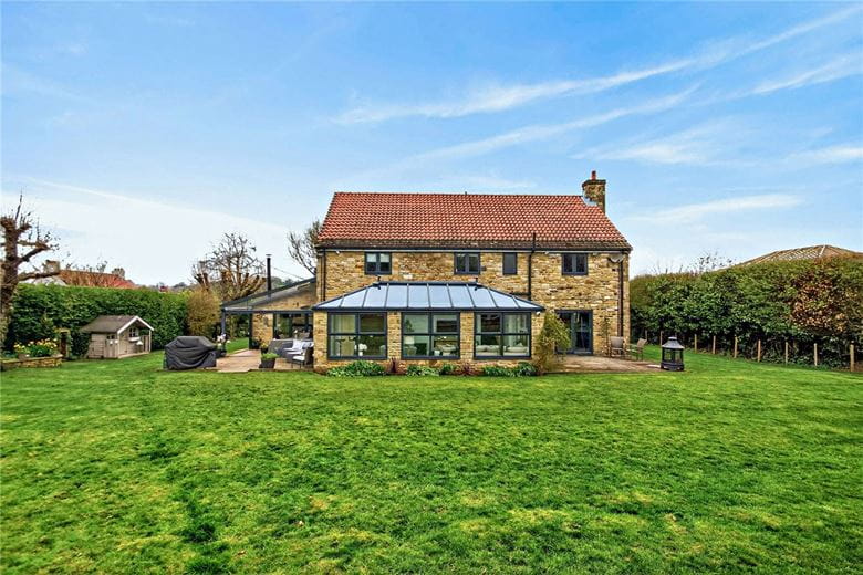 5 bedroom house, Maple Gardens, Bardsey LS17 - Available