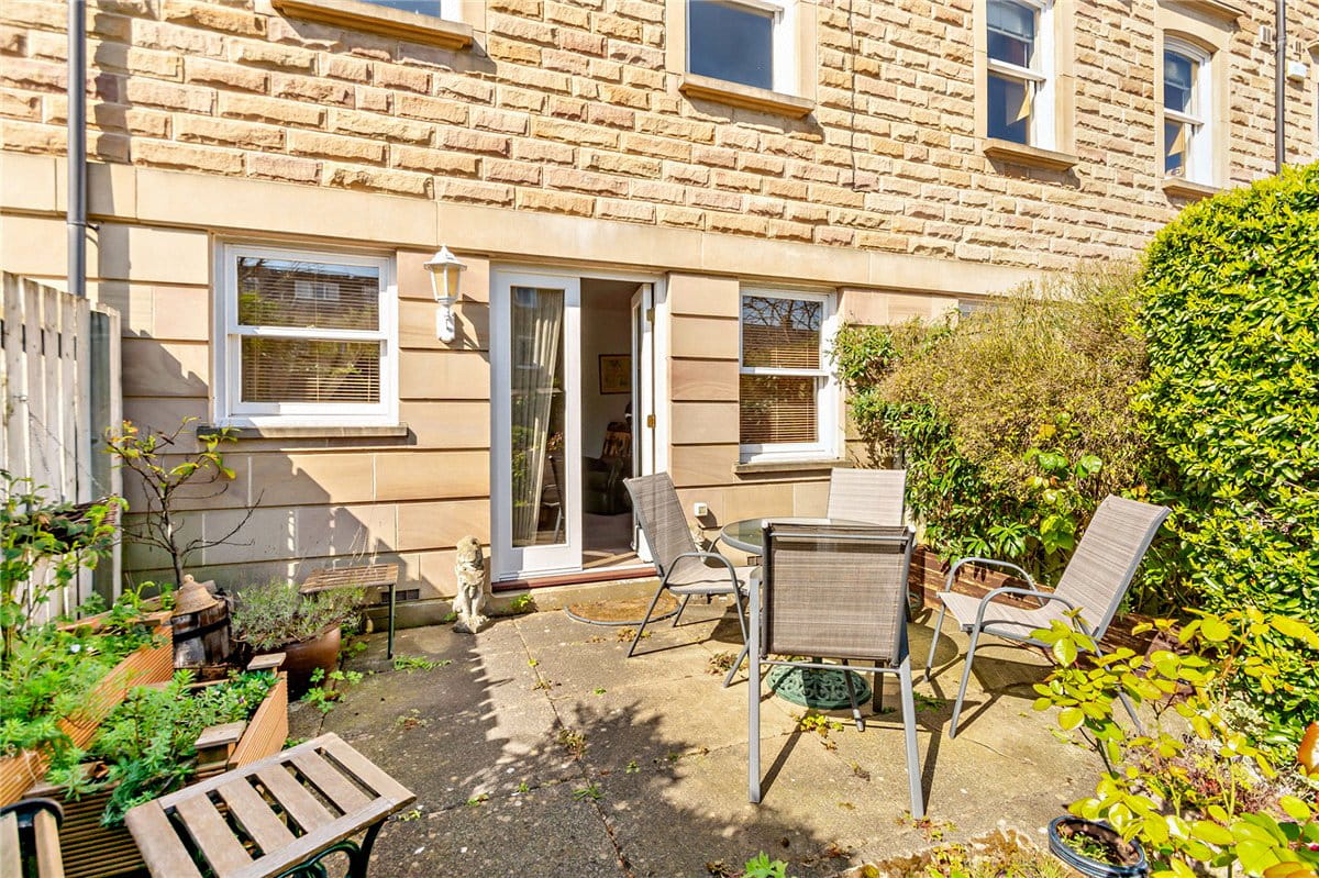 4 bedroom house, Queens Gate, Harrogate HG1 - Available
