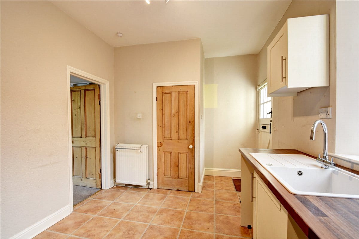 2 bedroom cottage, Elmwood Terrace, Collingham LS22 - Available