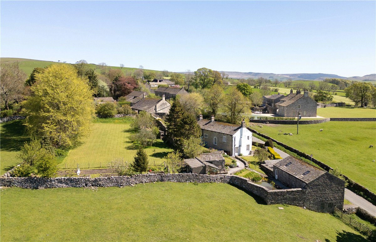 3 bedroom house, Calton, Near Skipton BD23 - Available