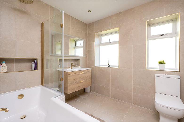 4 bedroom bungalow, Heather Vale, Scarcroft LS14 - Available