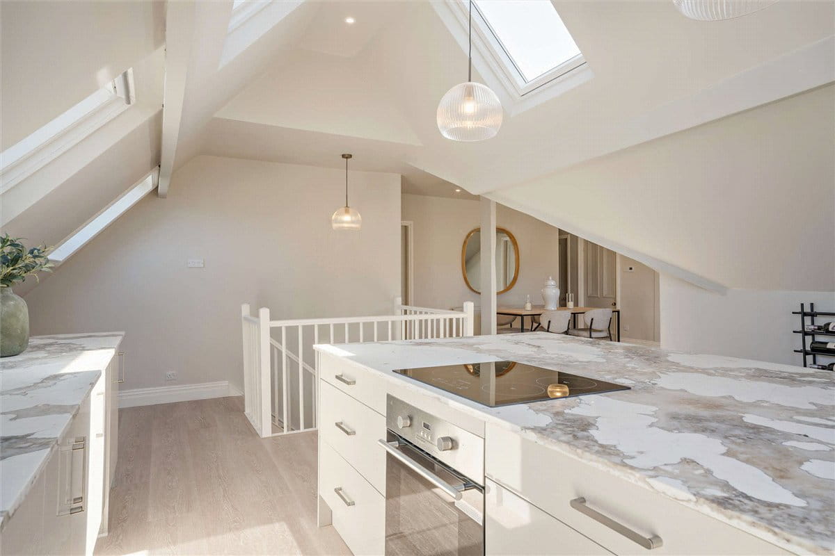 3 bedroom flat, The Oval, Harrogate HG2 - Available
