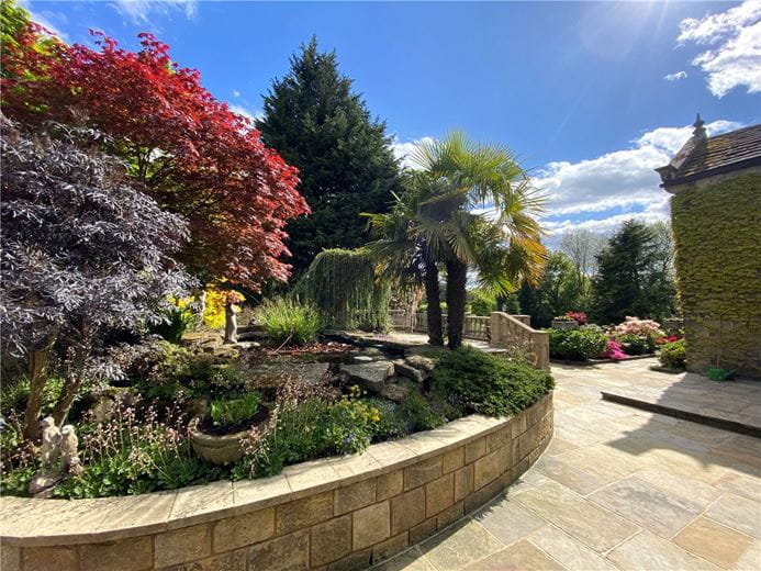 4 bedroom house, Manor House, Keeper Lane BD4 - Available