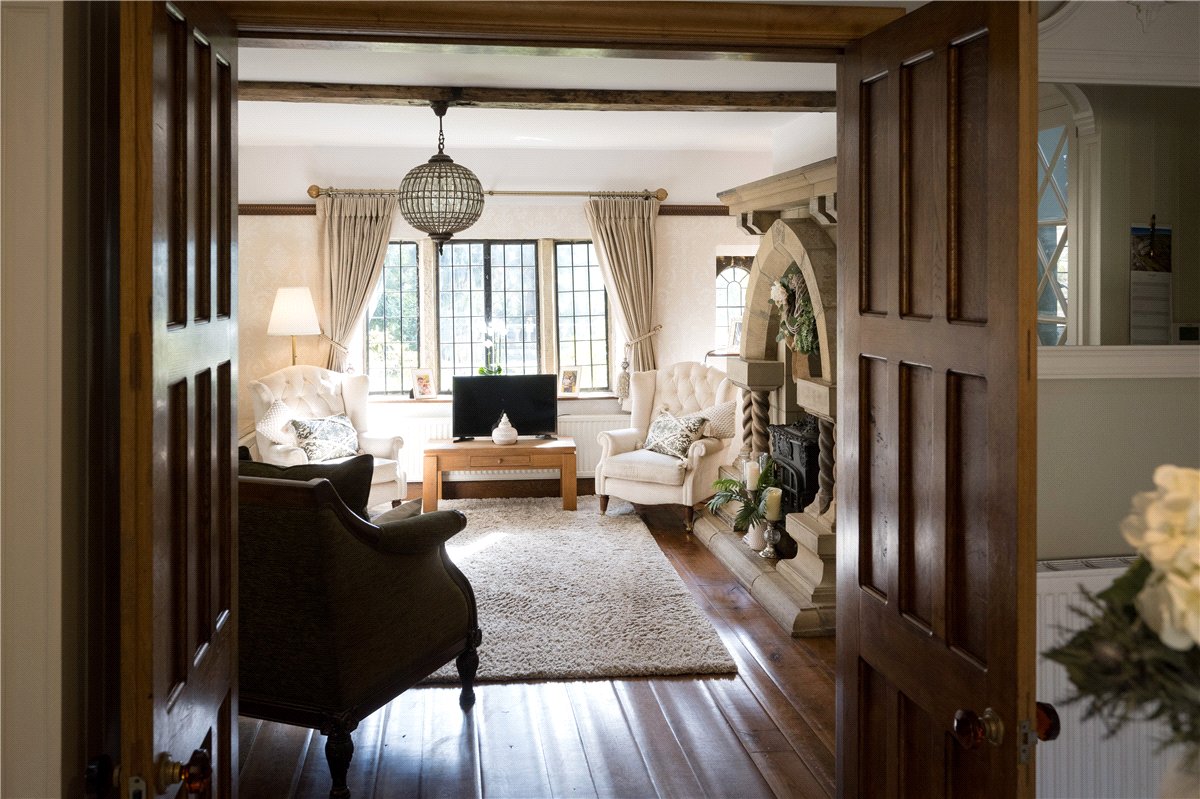 4 bedroom house, Manor House, Keeper Lane BD4 - Available