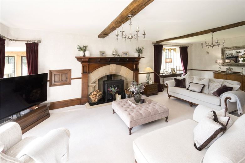 4 bedroom house, Manor House, Keeper Lane BD4 - Available