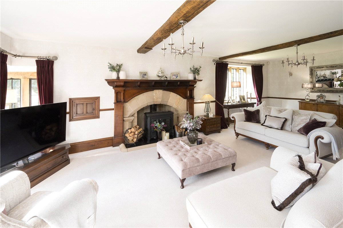4 bedroom house, Manor House, Keeper Lane BD4 - Available