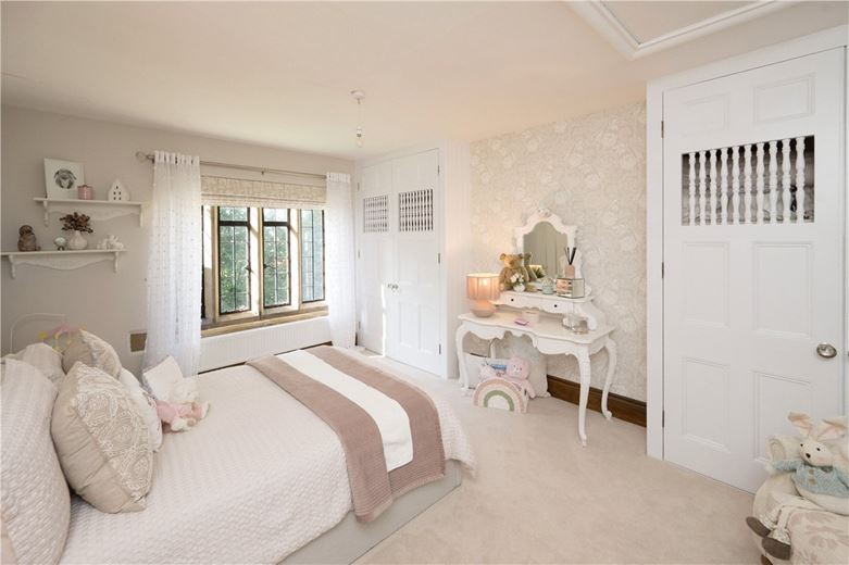 4 bedroom house, Manor House, Keeper Lane BD4 - Available