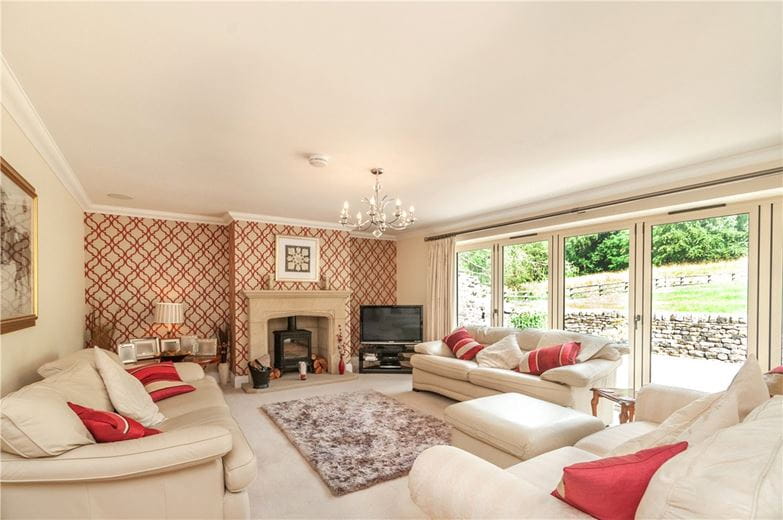 4 bedroom house, Drake Hill Lane, Bingley BD16 - Available