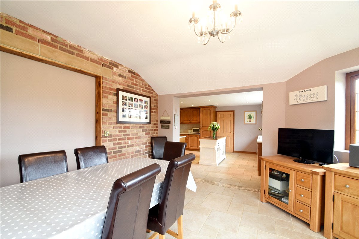 6 bedroom house, Swaleside Grange, Green End YO7