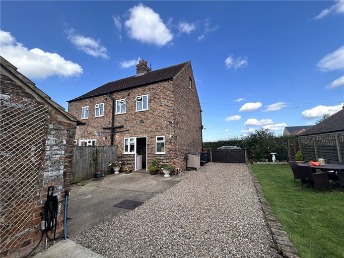 2 bedroom house, 12 Cana Lane, Marton Le Moor HG4