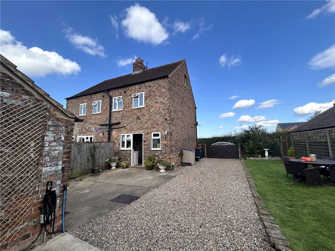 2 bedroom house, 12 Cana Lane, Marton Le Moor HG4
