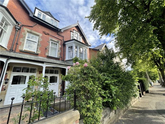 1 bedroom flat, Flat 1, 14 St Georges Road HG2