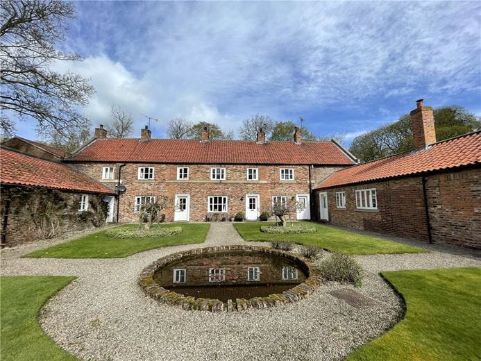 2 bedroom cottage, Coach House Cottages, Priory Estate YO26