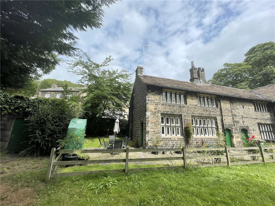 2 bedroom cottage, Nabbs Lane, Slaithwaite HD7