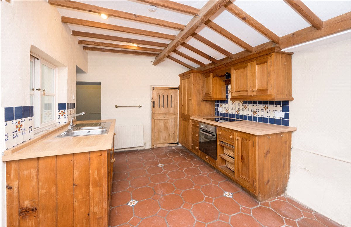 4 bedroom cottage, The Green, Kirklington DL8