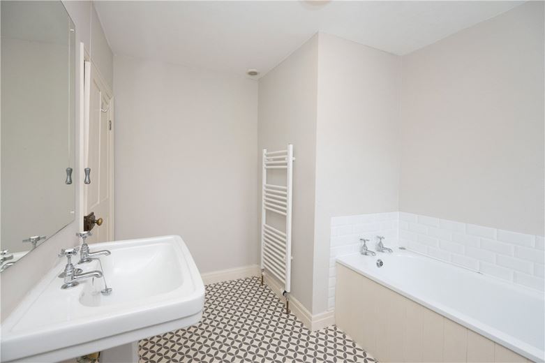 4 bedroom cottage, The Green, Kirklington DL8