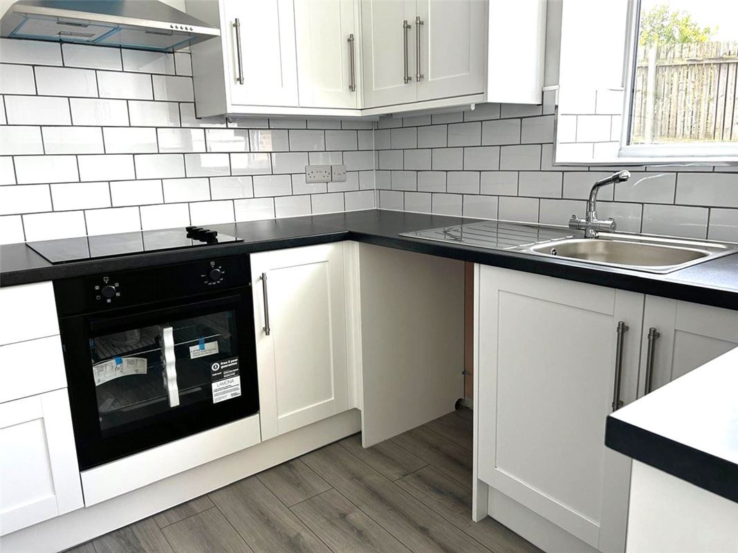 2 bedroom house, Ouzelwell Hall Farm Cottage, Ouzelwell Lane WF12 - Available