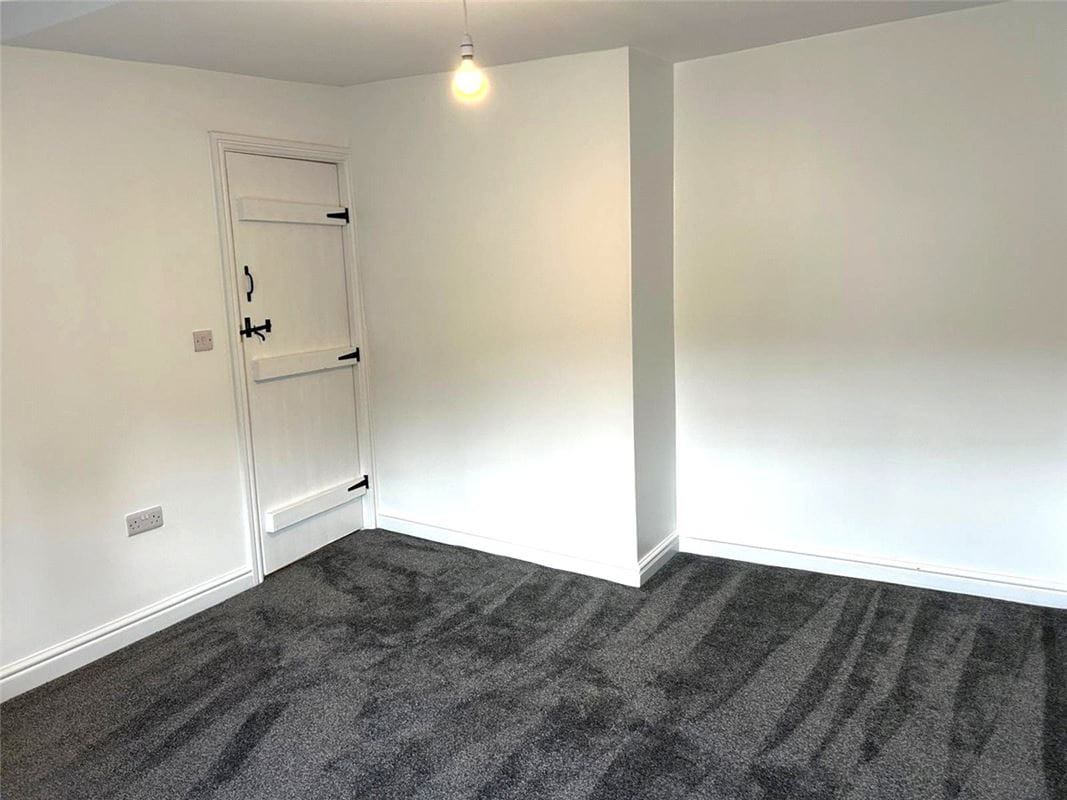 2 bedroom house, Ouzelwell Hall Farm Cottage, Ouzelwell Lane WF12 - Available