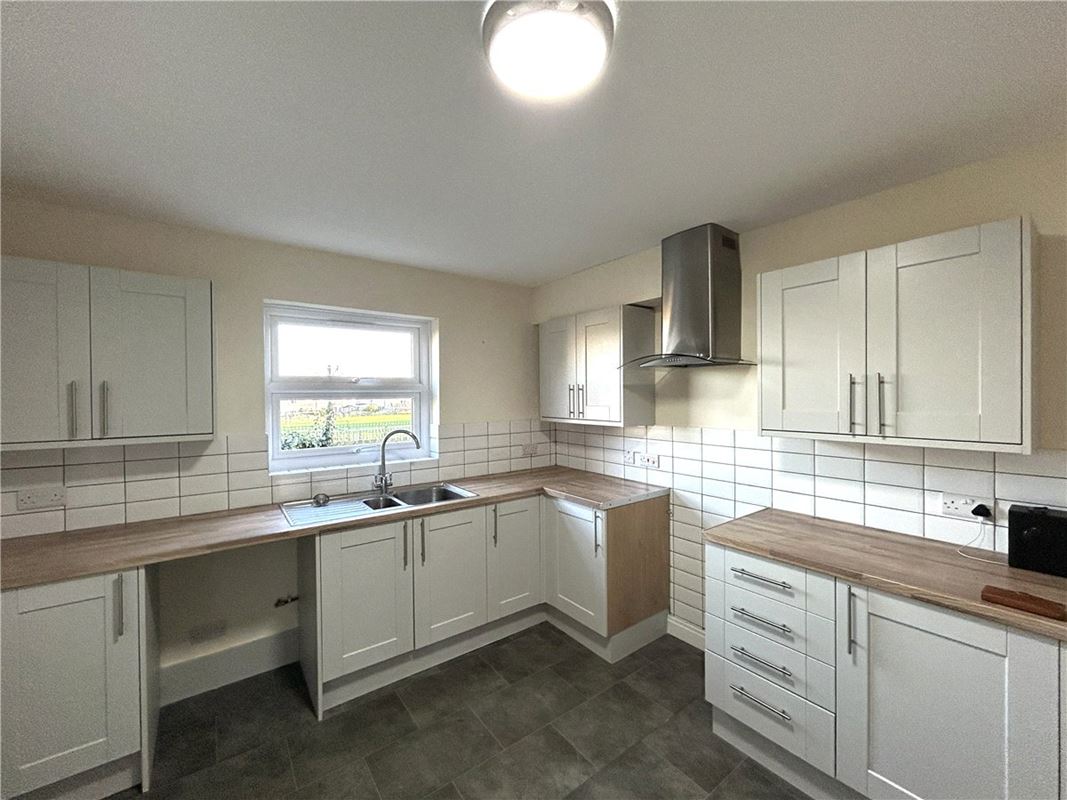 4 bedroom house, The Springs, Middleham DL8 - Available