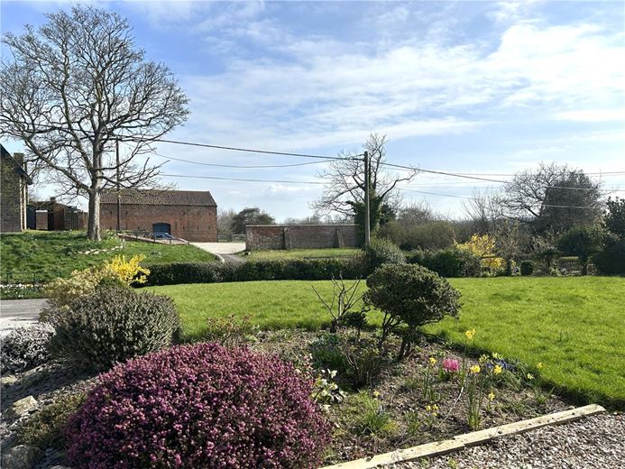2 bedroom bungalow, Hunsingore, Wetherby LS22 - Available