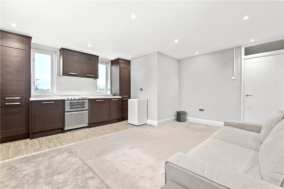1 bedroom flat, Brewster Gardens, London W10 - Available