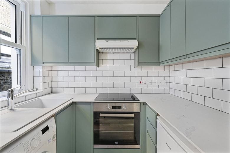 2 bedroom flat, Bayford Road, Kensal Green NW10 - Available