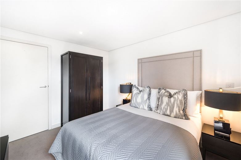 3 bedroom flat, Merchant Square East, London W2 - Available