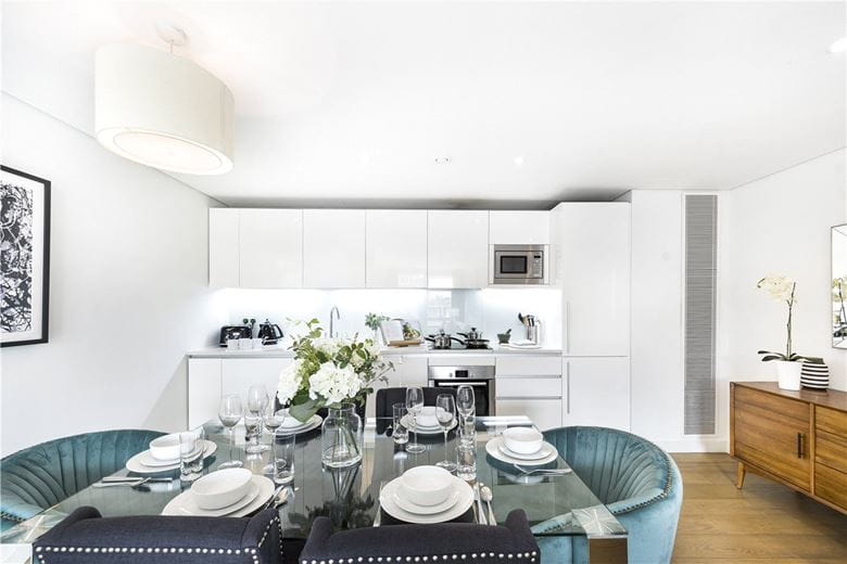 3 bedroom flat, Merchant Square East, London W2 - Available