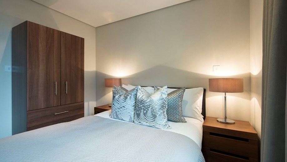 3 bedroom flat, Merchant Square East, London W2 - Available