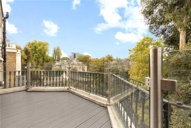 3 bedroom flat, Addison Road, London W14 - Available