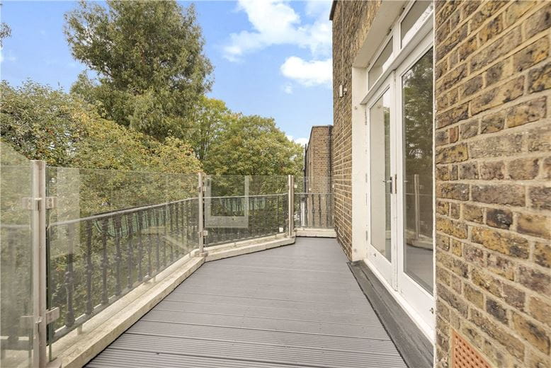 3 bedroom flat, Addison Road, London W14 - Available