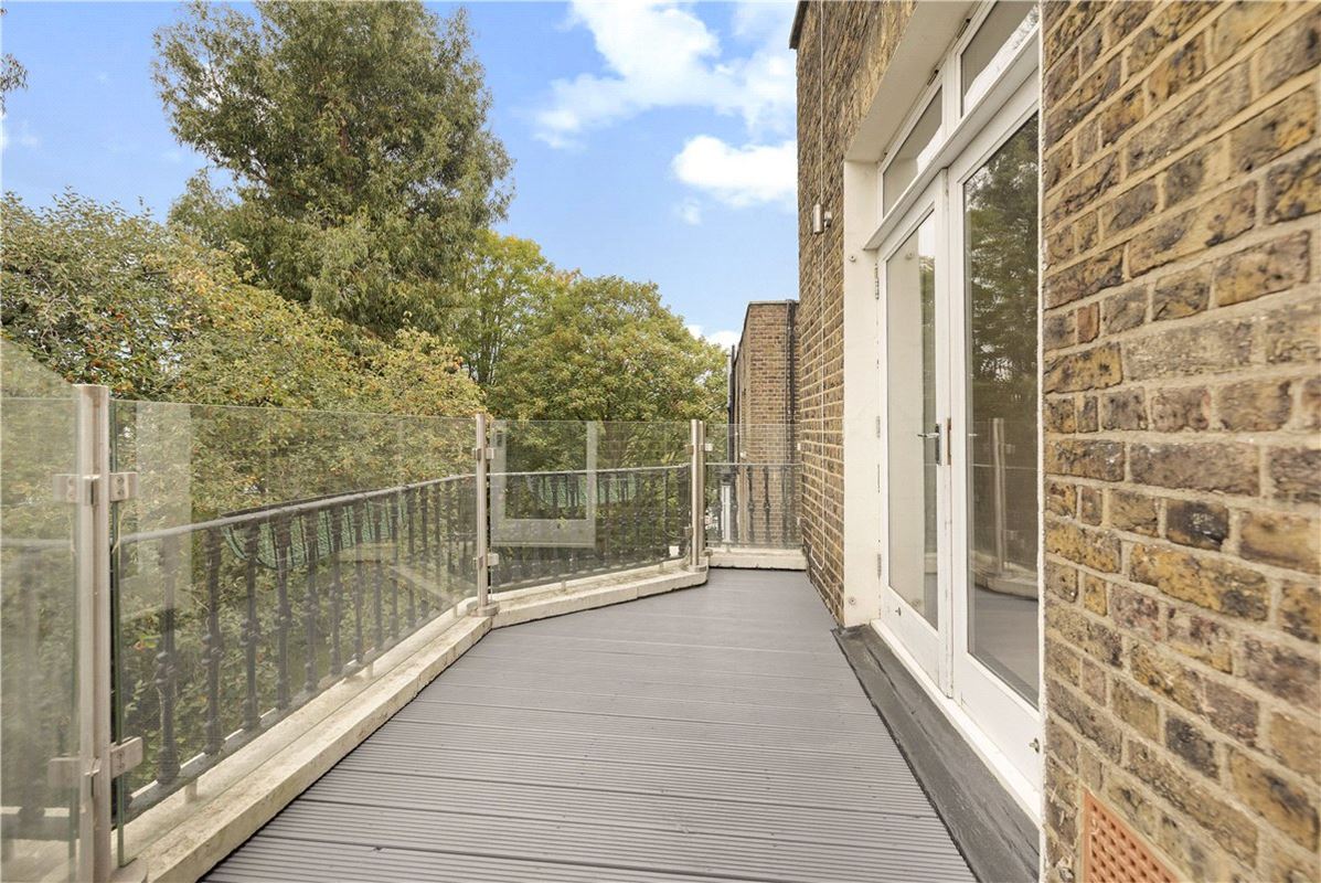 3 bedroom flat, Addison Road, London W14 - Available