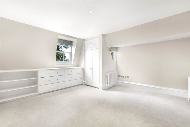 3 bedroom flat, Addison Road, London W14 - Available