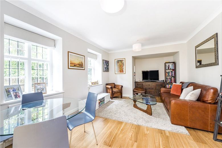 2 bedroom flat, Melbury Road, London W14 - Available