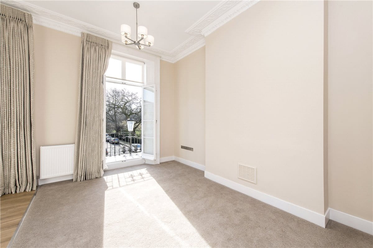 1 bedroom flat, Norland Square, Holland Park W11 - Let Agreed
