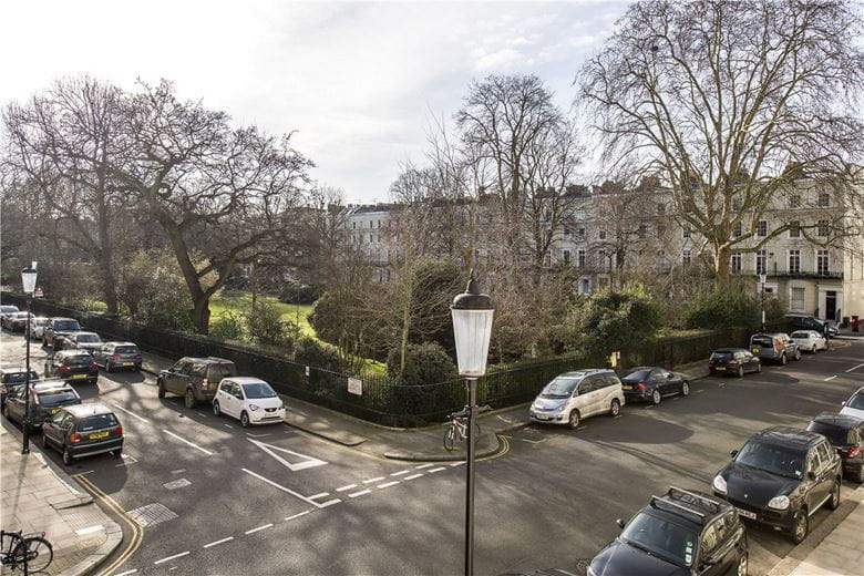1 bedroom flat, Norland Square, Holland Park W11 - Let Agreed