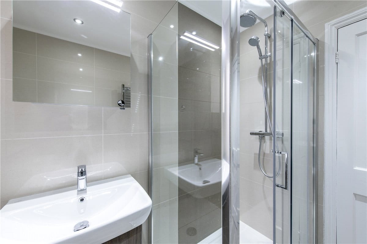 1 bedroom flat, Norland Square, Holland Park W11 - Let Agreed