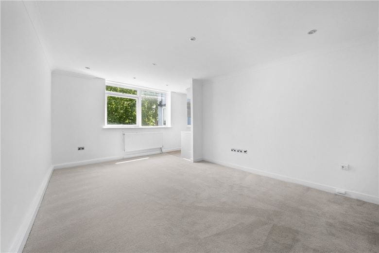2 bedroom flat, Arundel Gardens, London W11 - Available