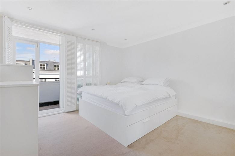 2 bedroom flat, Arundel Gardens, London W11 - Available