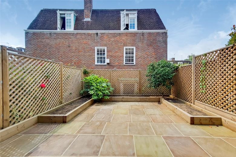 4 bedroom house, Abbotsbury Road, Holland Park W14 - Available