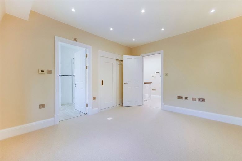 4 bedroom house, Abbotsbury Road, Holland Park W14 - Available