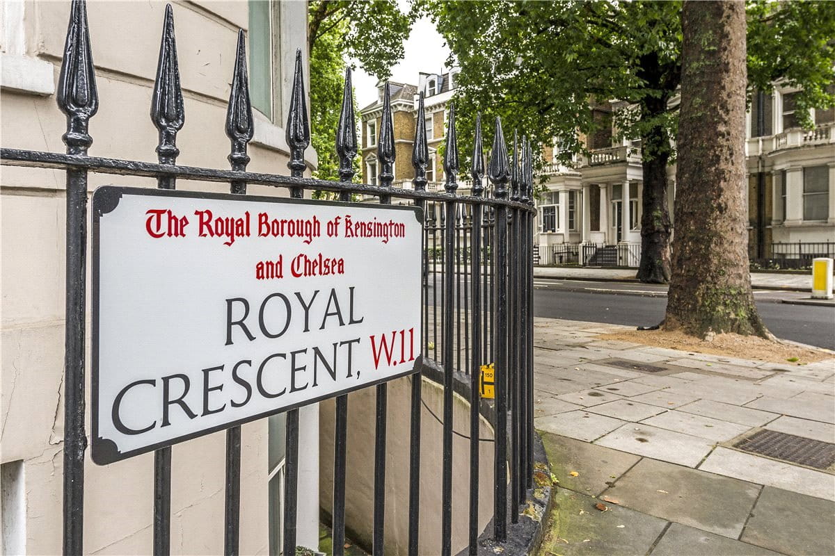 1 bedroom flat, Royal Crescent, Holland Park W11 - Available